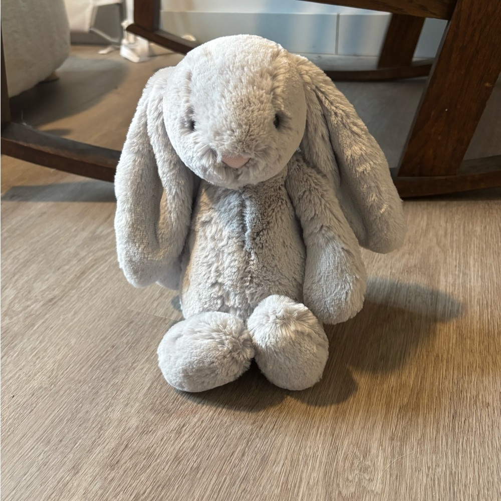 Silver Bashful Bunny Medium - Picture 1 of 3